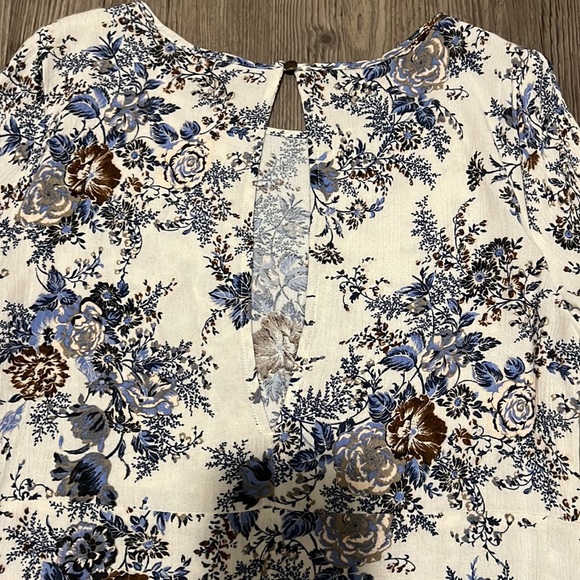AEO Floral Cold Shoulder Long-Sleeve Dress Like New - Picture 9 of 9